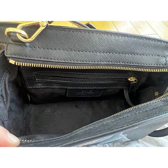 NWOT Michael Kors small black handbag w outer case black w gray rose design - Picture 7 of 9